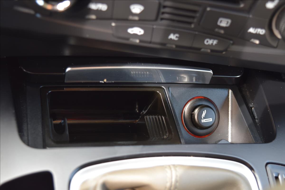 Audi Q5 SUV / Terénní 2,0 l 105 kw