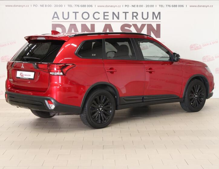 Mitsubishi Outlander 4