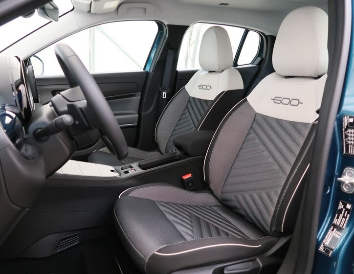 Fiat 600 Hatchback 1,2 l 100 kw