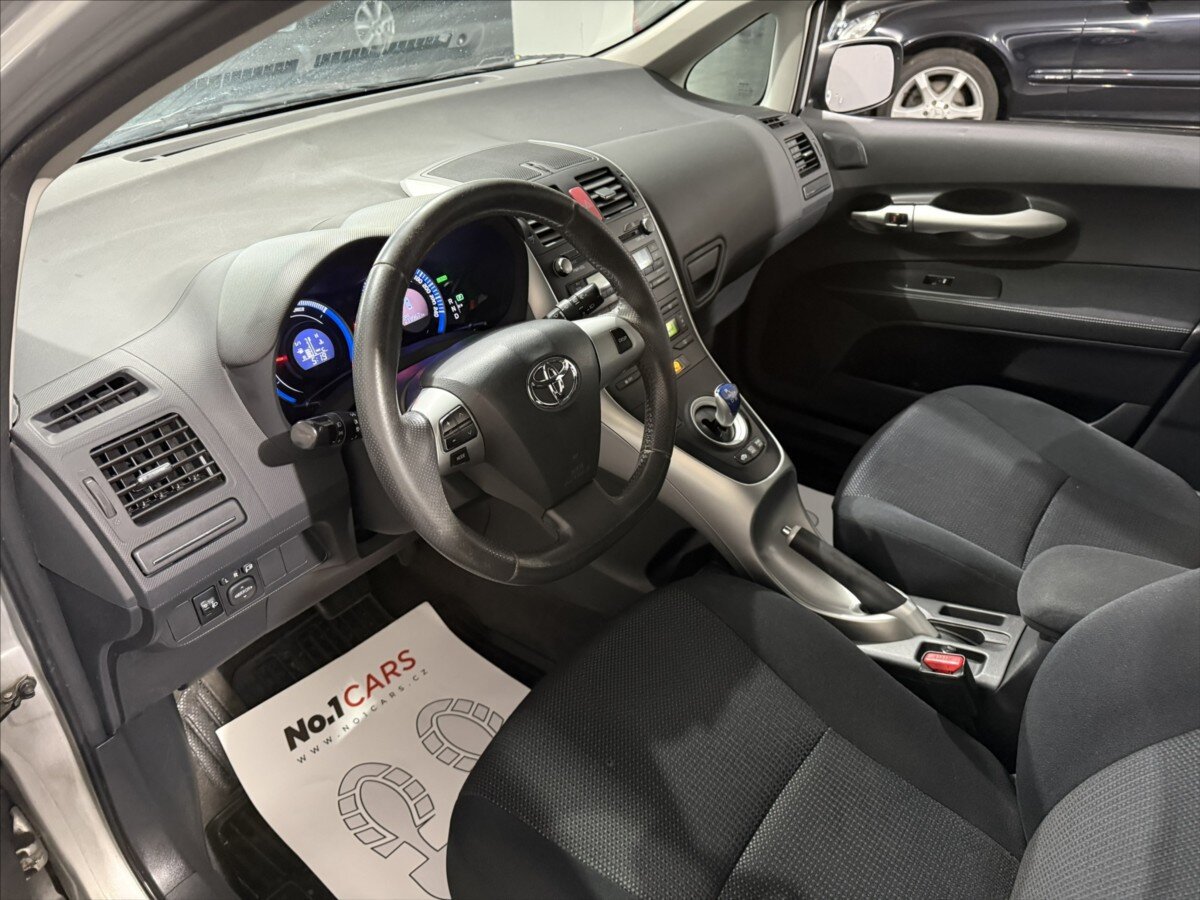 Toyota Auris Hatchback 1,8 l 73 kw