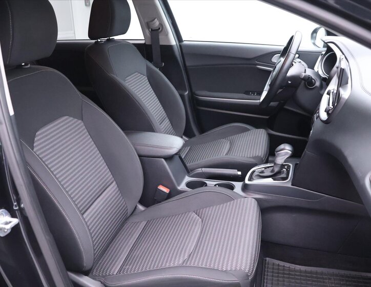 KIA Ceed Hatchback 1,5 l 118 kw