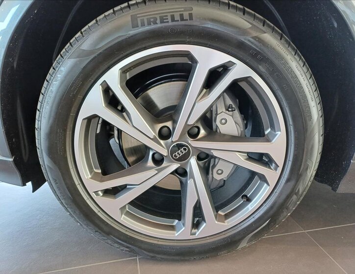 Audi Q6 SUV / Terénní 0,0 285 kw