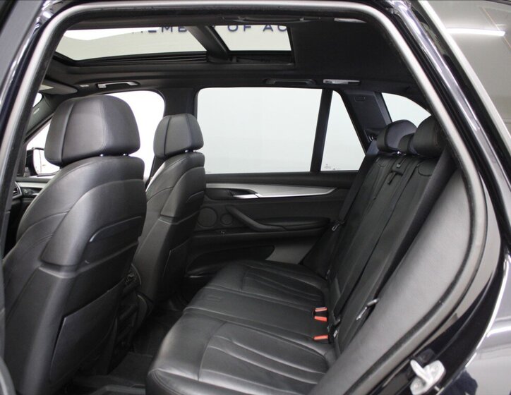 BMW X5 SUV / Terénní 3,0 l 280 kw