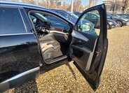 Peugeot 3008 SUV 1,6 l 133 kw