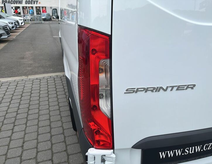 Mercedes-Benz Sprinter 18