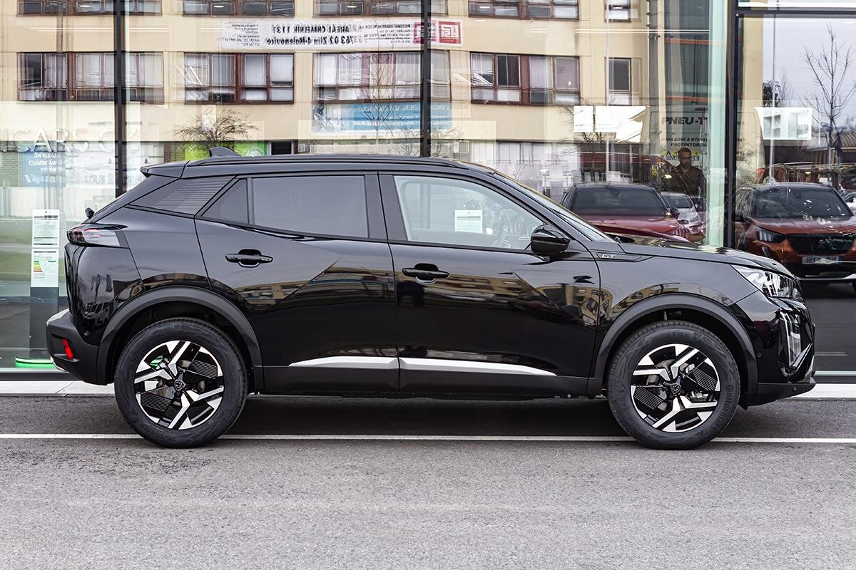 Peugeot 2008 SUV / Terénní 1,2 l 107 kw