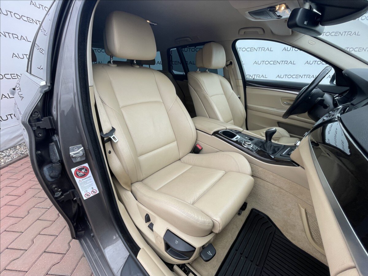 BMW Řada 5 Kombi 3,0 l 180 kw