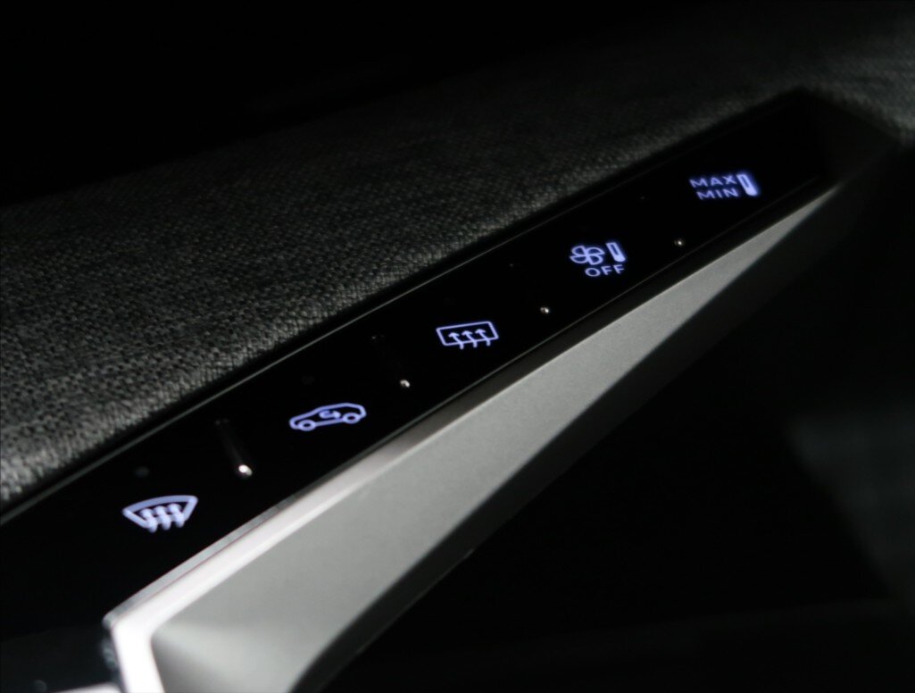 Peugeot 3008 SUV / Terénní 1,2 l 100 kw