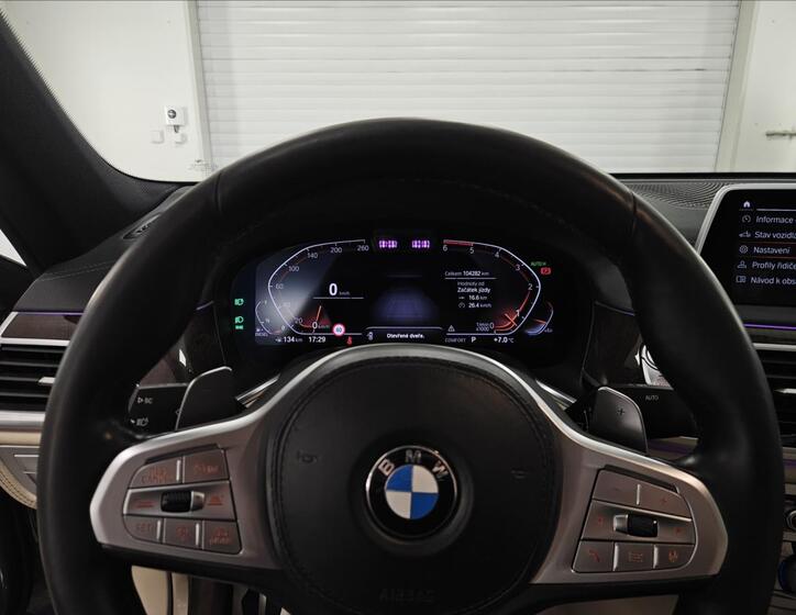 BMW Řada 7 26