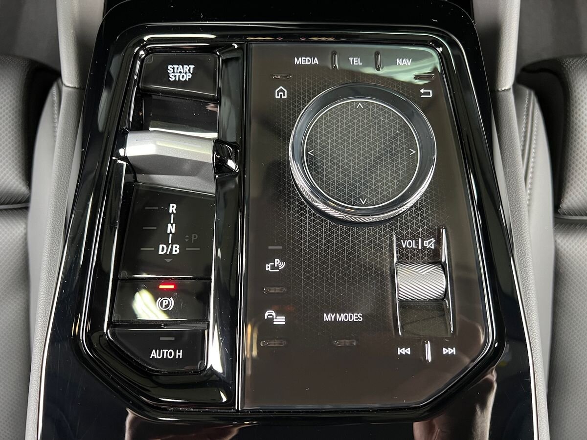 BMW Ostatní Sedan / Limuzína 0,0 290 kw