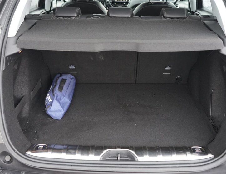 Peugeot 2008 SUV / Terénní 1,2 l 81 kw