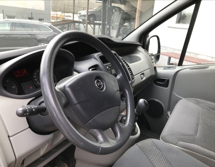 Opel Vivaro Skříň 2,0 l 66 kw