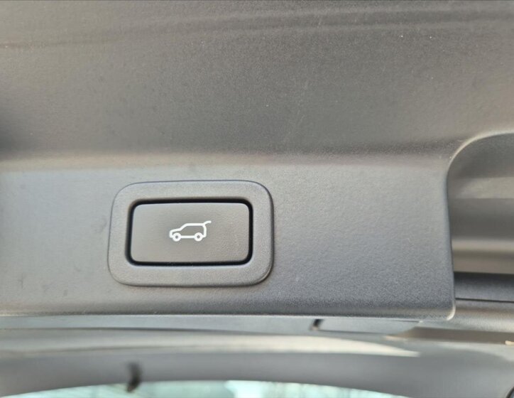 Jaguar F-Pace SUV / Terénní 2,0 l 150 kw