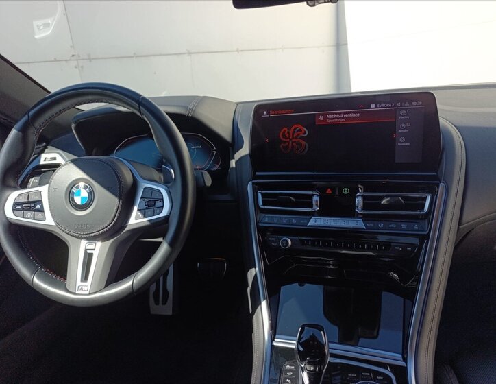 BMW Řada 8 Kupé 4,4 l 390 kw
