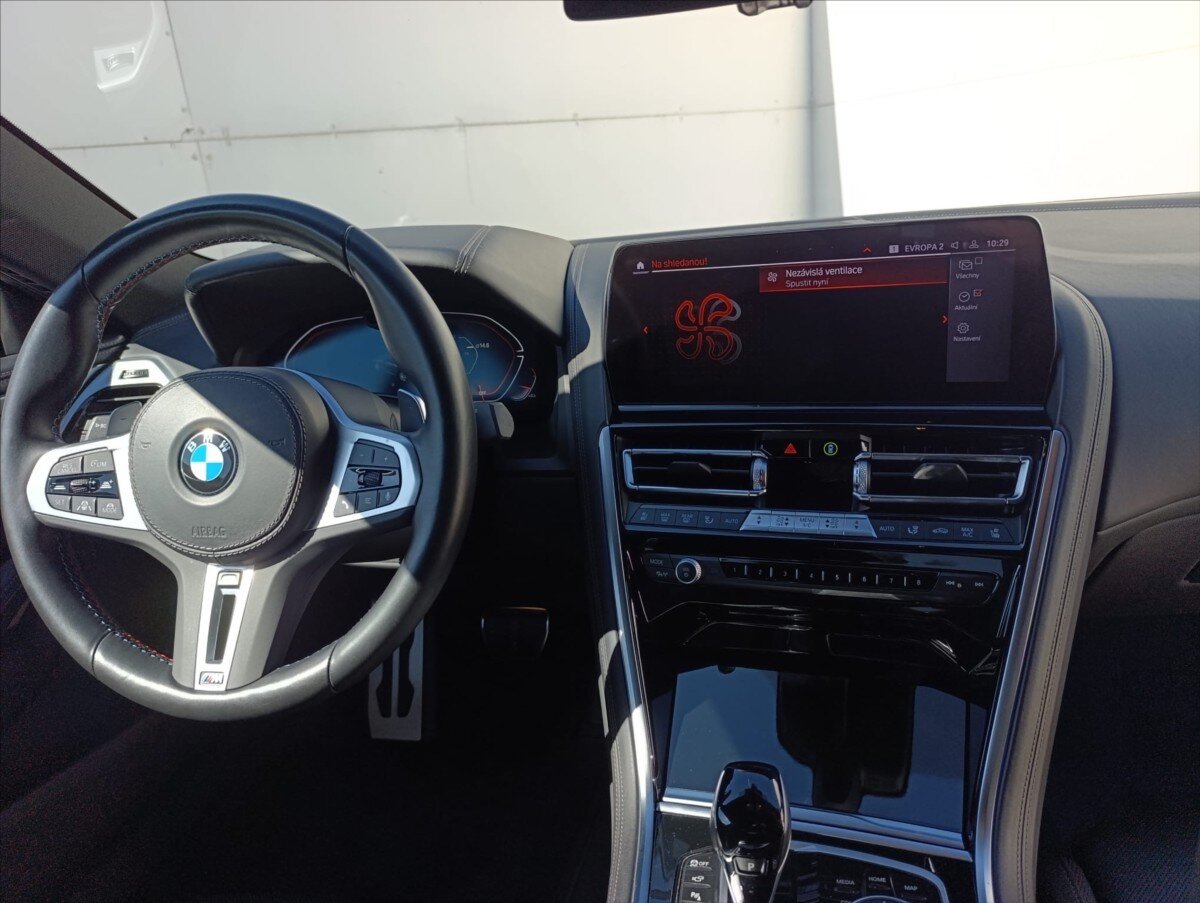 BMW Řada 8 Kupé 4,4 l 390 kw