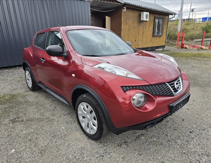 Nissan Juke CUV / Crossover 1,6 l 86 kw
