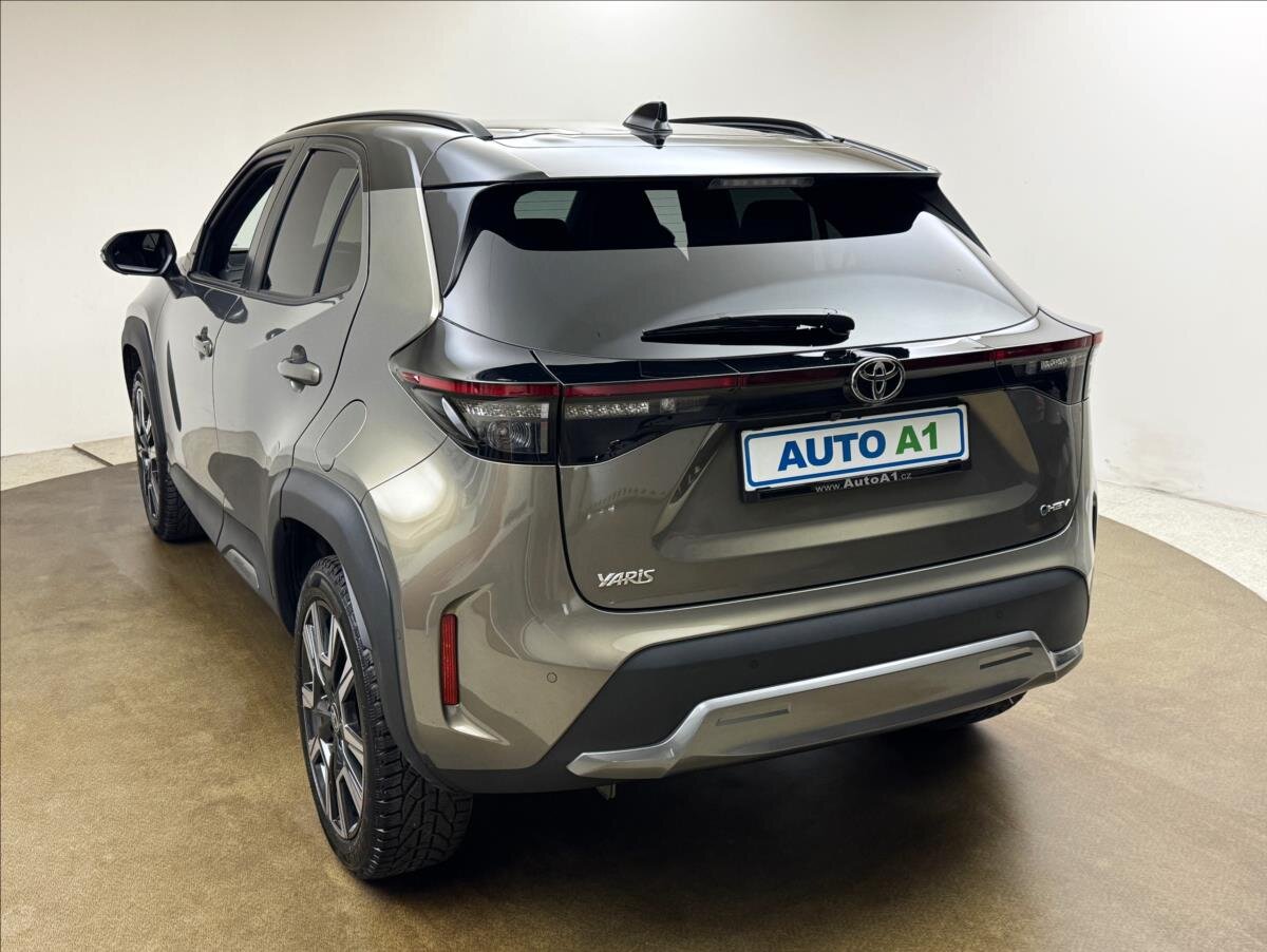 Toyota Yaris Cross SUV 1,5 l 96 kw