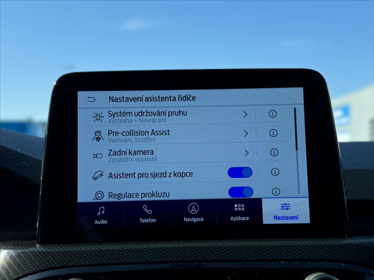 Ford Kuga SUV / Terénní 2,5 l 140 kw