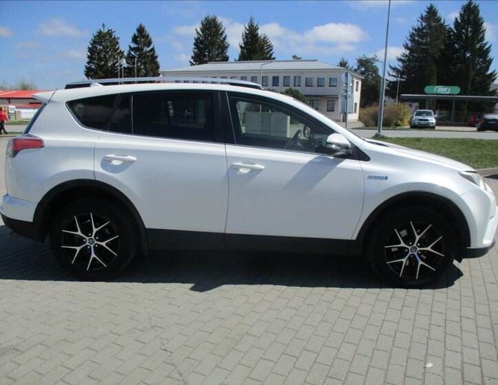 Toyota RAV4 SUV 2,5 l 145 kw