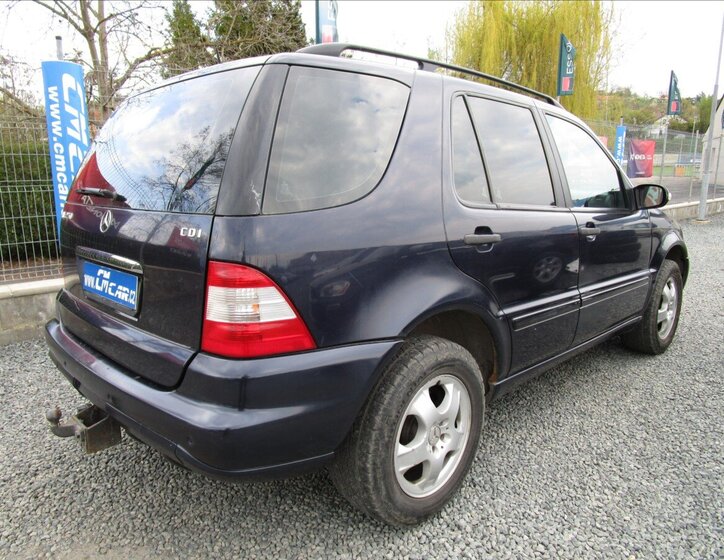 Mercedes-Benz Třídy M Kombi 2,7 l 120 kw