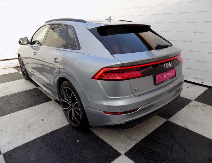 Audi Q8 3