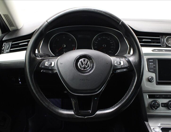 Volkswagen Passat 17