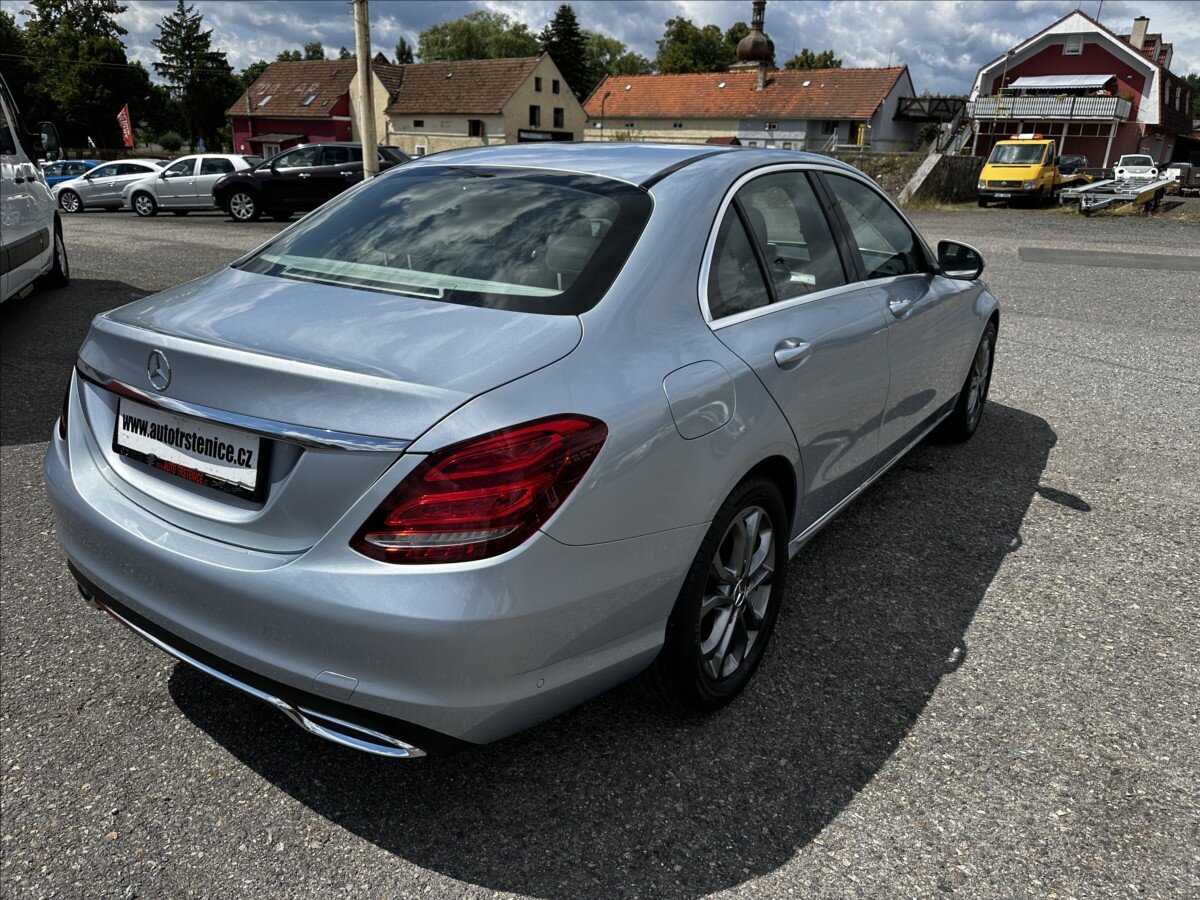 Mercedes-Benz Třídy C Sedan 1,6 l 115 kw