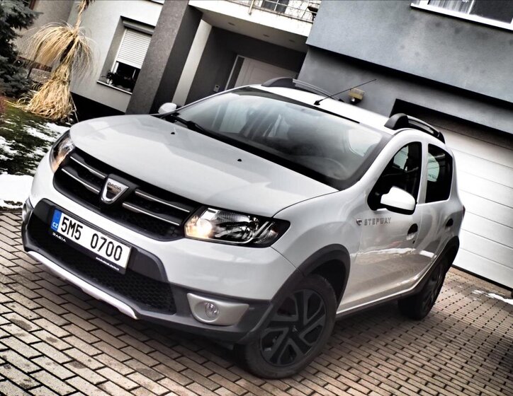 Dacia Sandero Hatchback 898,0 66 kw