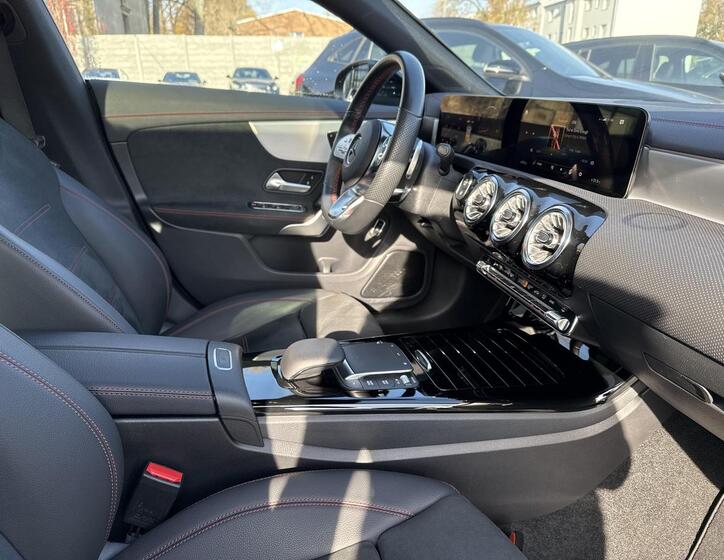 Mercedes-Benz CLA 13