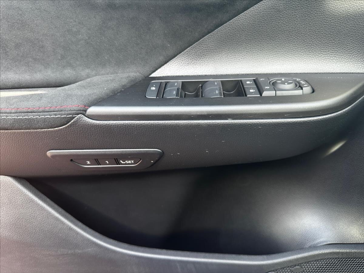 Toyota C-HR Hatchback 1,8 l 72 kw