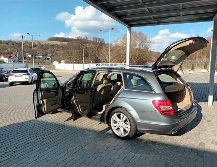 Mercedes-Benz Třídy C Kombi 2,1 l 100 kw