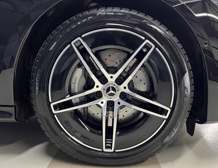 Mercedes-Benz Třídy E Sedan / Limuzína 2,0 l 240 kw