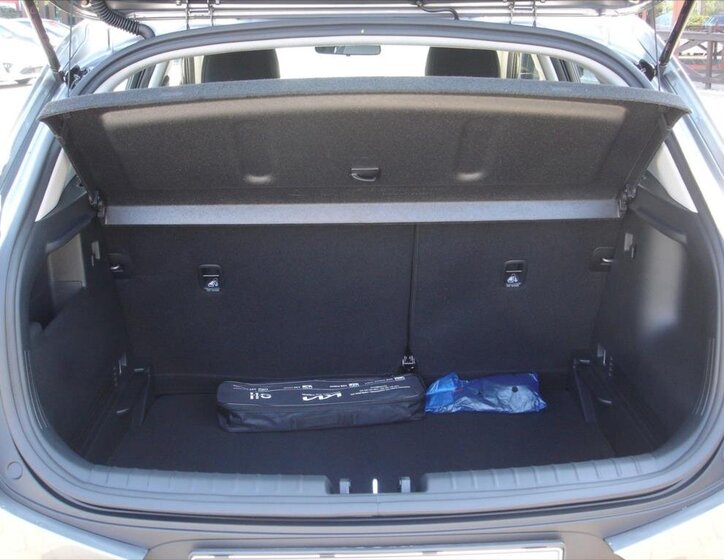 KIA Stonic SUV 1,2 l 58 kw