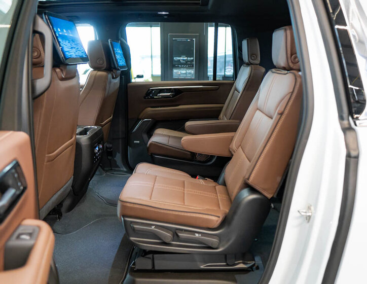 Chevrolet Suburban SUV 6,2 l 313 kw