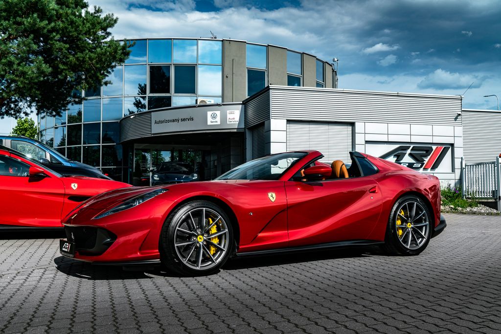 Ferrari 812