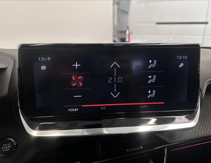 Peugeot 2008 SUV 1,2 l 114 kw