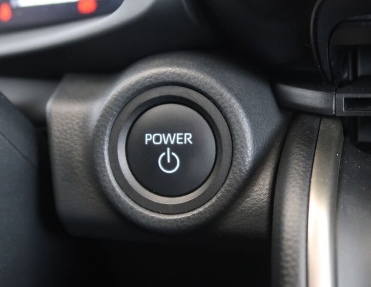 Toyota C-HR SUV / Terénní 2,0 l 112 kw