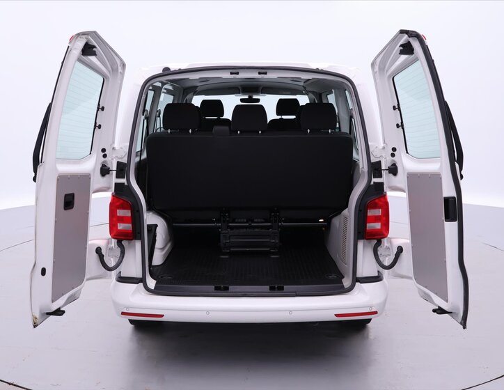 Volkswagen Transporter 9