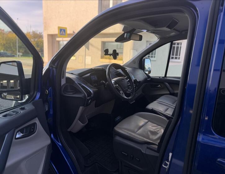 Ford Tourneo 10