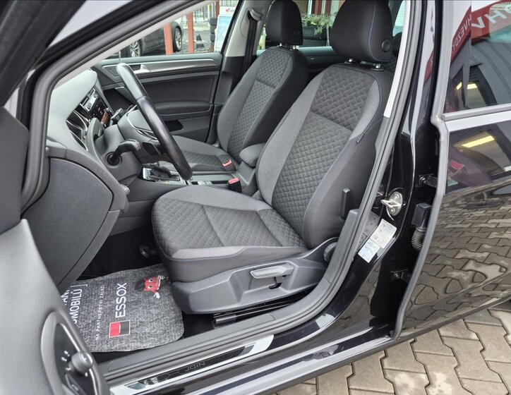 Volkswagen Golf Kombi 1,5 l 110 kw