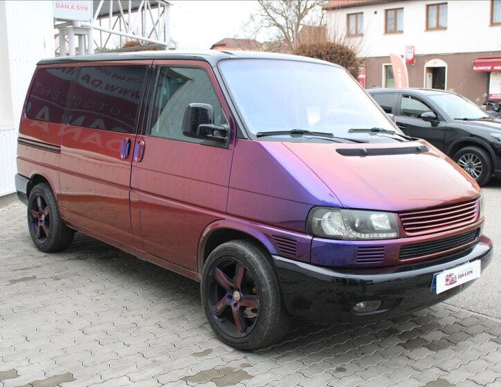 Volkswagen Caravelle 2