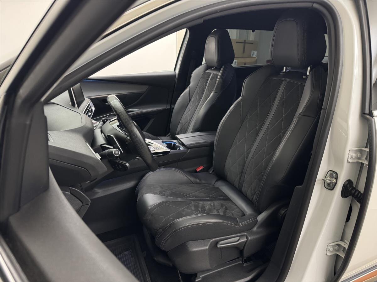 Peugeot 5008 SUV / Terénní 2,0 l 133 kw