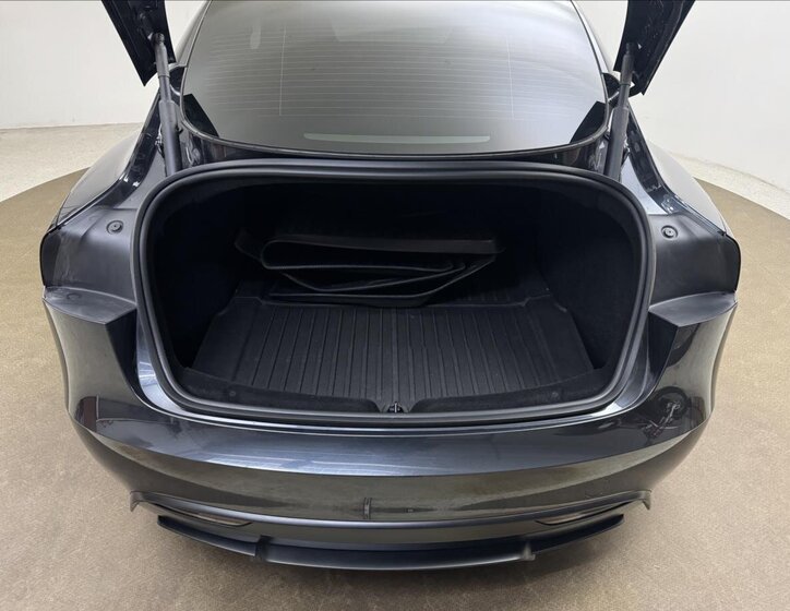 Tesla Model 3 47