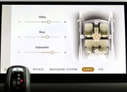 Land Rover Defender 28