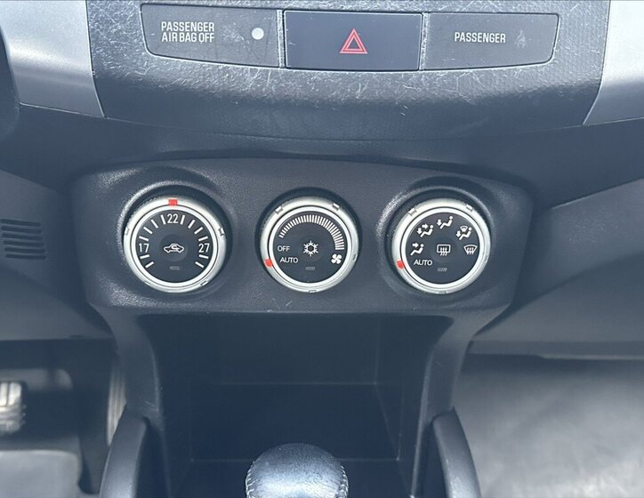 Mitsubishi Outlander 23