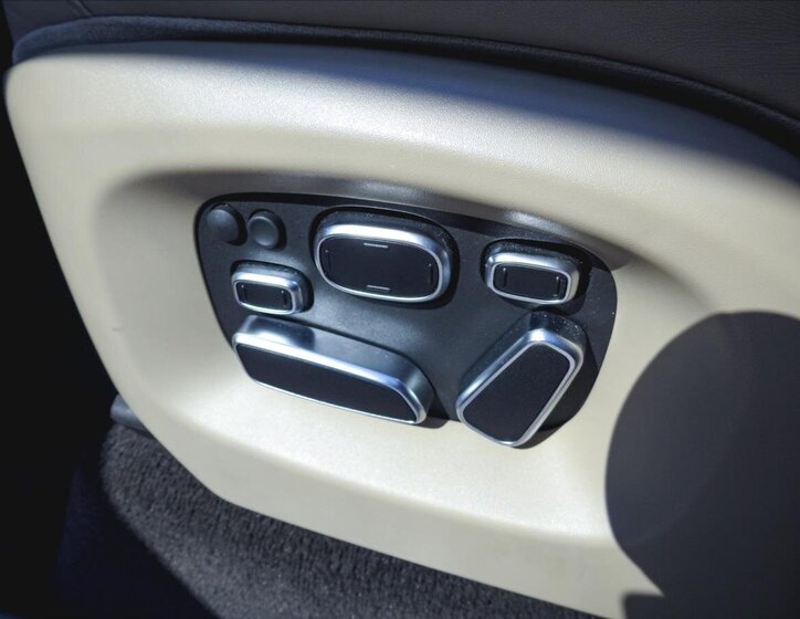 Land Rover Range Rover Sport SUV 4,4 l 250 kw