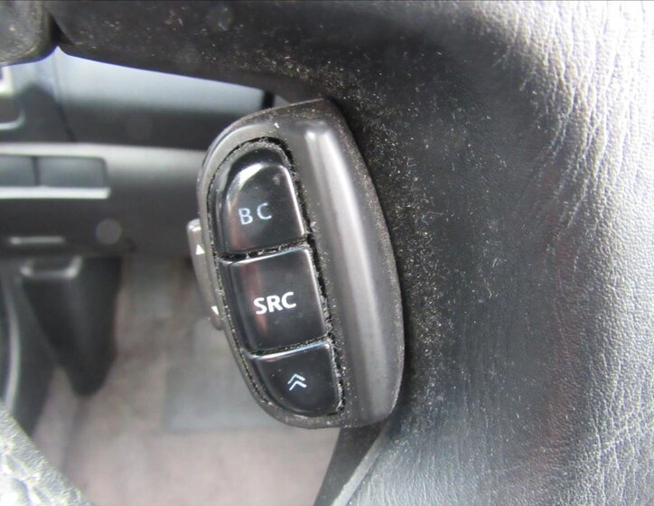 Nissan Maxima Sedan / Limuzína 2,0 l 103 kw