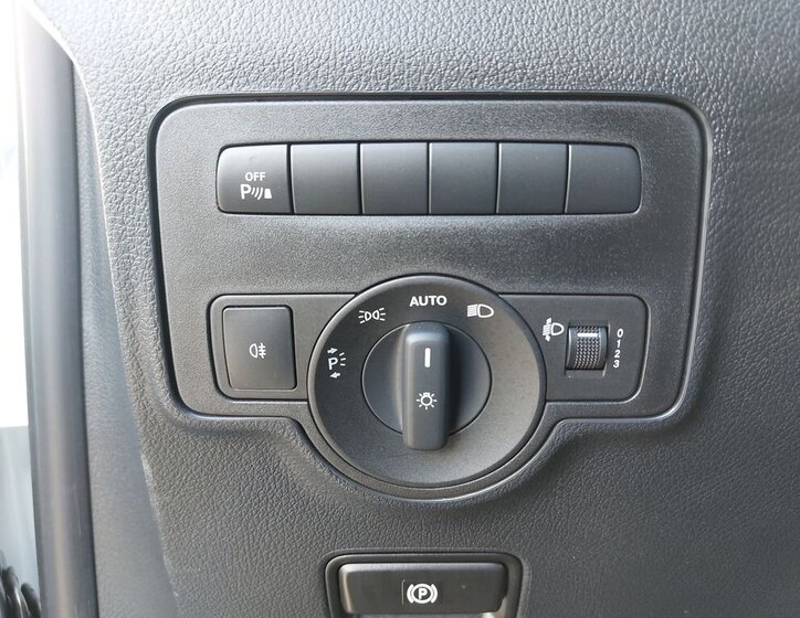 Mercedes-Benz Vito Skříň 2,0 l 100 kw