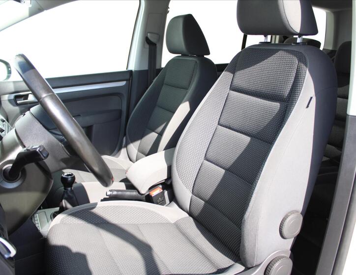 Volkswagen Touran 10