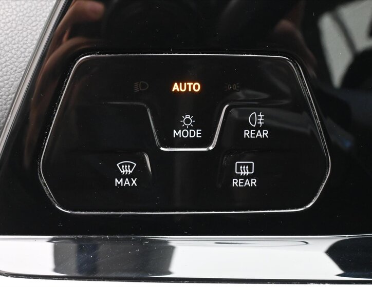 Volkswagen Golf Kombi 2,0 l 85 kw